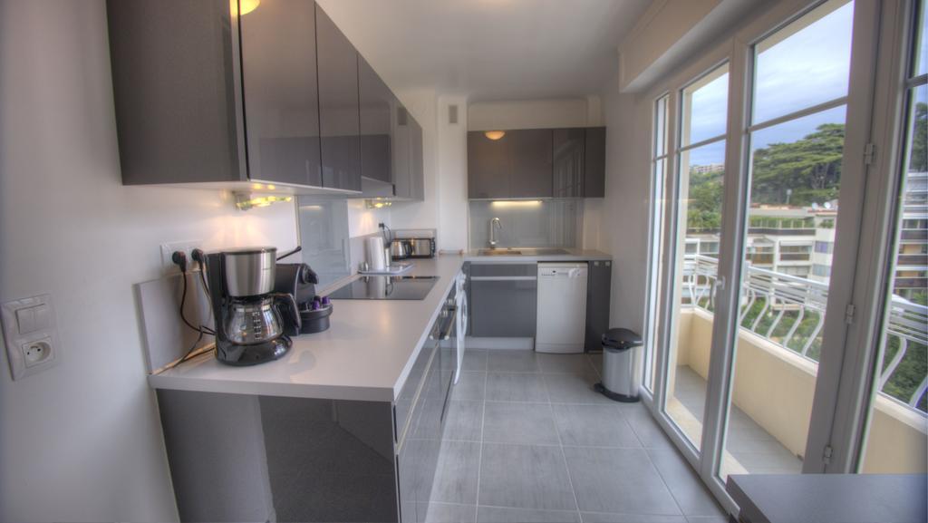 Beau 2 pièces 3 étoiles Vue Mer Garage Privé 150m plages wifi Cannes Habitación foto